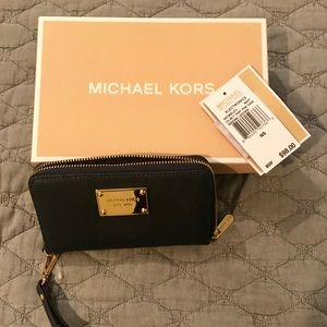 NWT Michael Kors Wristlet